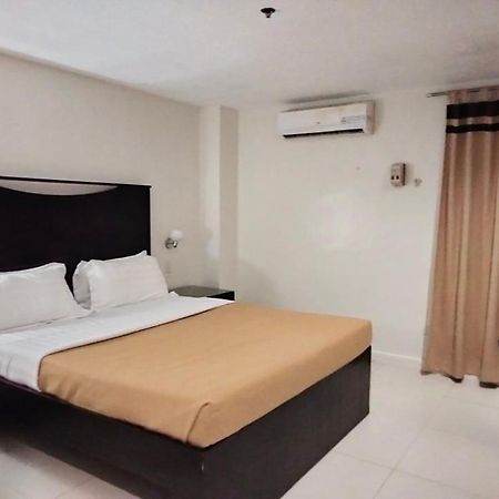 Annex Hotel Tavern Surigao Esterno foto