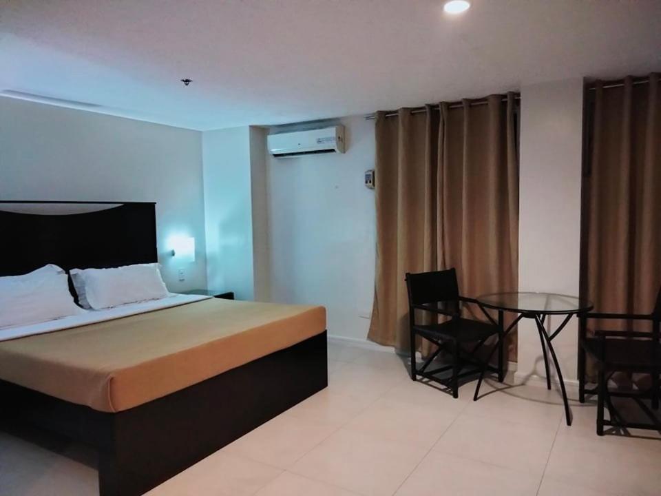 Annex Hotel Tavern Surigao Esterno foto