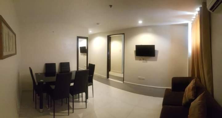 Annex Hotel Tavern Surigao Esterno foto